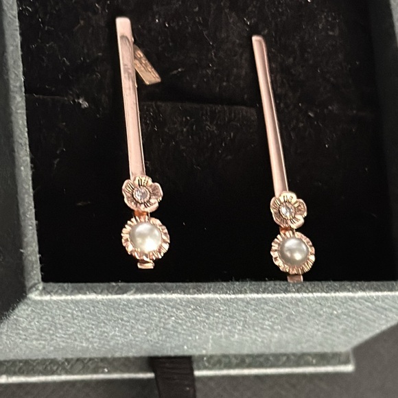 NWT Coach Demi Tea Rose Fine Sunburst Bar Earrings Post Dangle Flower Pearl - Picture 4 of 5